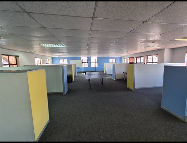351M² OFFICE TO LET IN RIVONIA